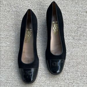Salvatore Ferragamo Agile Cap Toe Black Suede Leather Pumps size 10.5